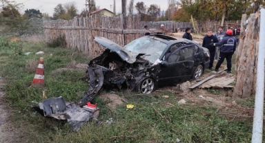 Amasya’da direğe çarpan otomobil takla attı: 4 yaralı