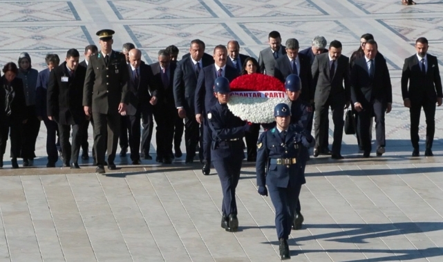 Anahtar Parti Anıtkabir’i ziyaret etti