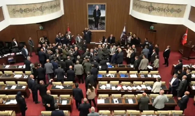 Ankara Büyükşehir Belediyesi Meclis Toplantısı'nda konser ücreti gerginliği