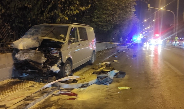 Ankara’da panelvan araç kırmızı ışıkta bekleyen araçların arasında daldı!