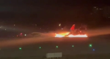 Antalya Havalimanı'na inişe geçen yolcu uçağında yangın!
