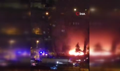 Ataşehir'de gecekondu alev alev yandı