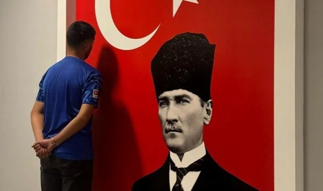 Atatürk görselini çiğneyen zanlı yakalanıp, tutuklandı