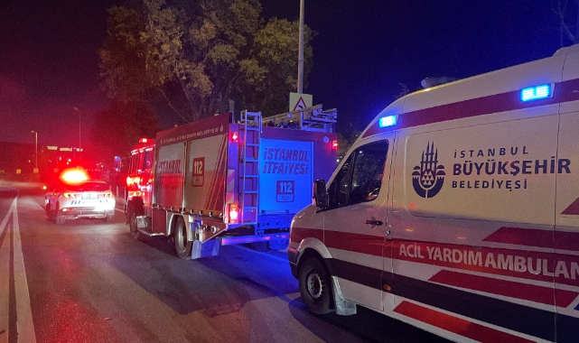 Bakırköy'de 3 aracın karıştığı zincirleme kazada 4 kişi yaralandı   