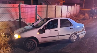 Balıkesir-Bursa karayolunda otomobil yoldan çıktı: 2 yaralı
