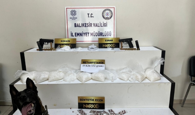 Balıkesir'de buzdolabında 8 kilogram metamfetamin ele geçirildi