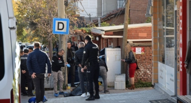 Balıkesir'de sokak ortasında husumetlisini öldürdü