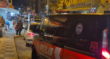 Bartın'da eğlence mekanı önünde bıçaklı kavga!