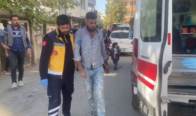 Başına tahta düşen işçi yaralandı   