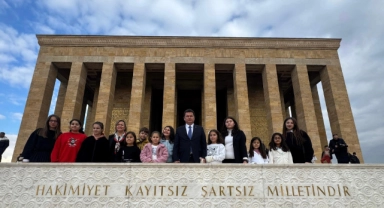 Başkan Aydın, Osmangazili çocuklar ile Ata’nın huzurunda