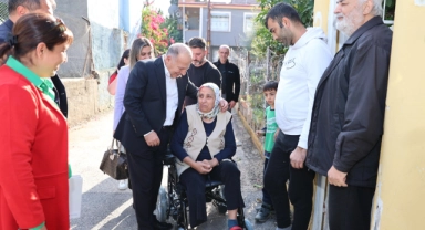 Başkan Demirçalı'dan akülü sandalye hediyesi