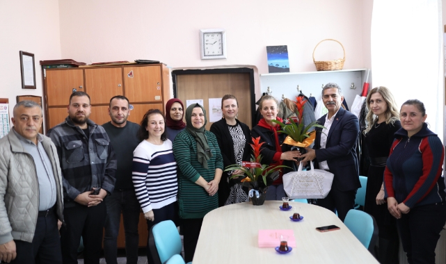 Başkan Deviren öğretmenleri unutmadı   