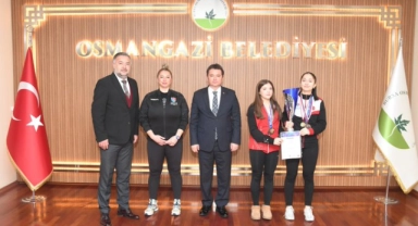 Başkan Erkan Aydın şampiyon sporcuları ağırladı