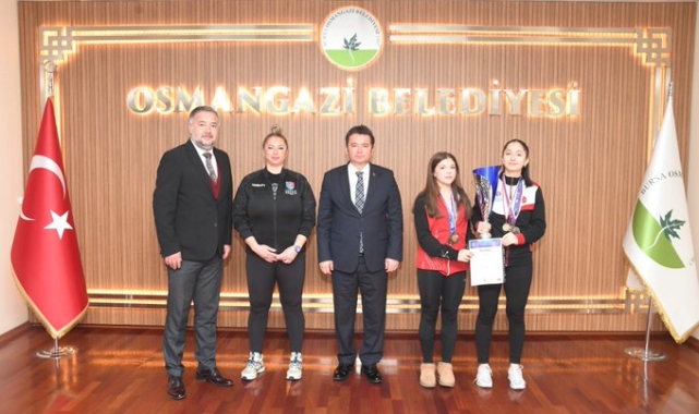 Başkan Erkan Aydın şampiyon sporcuları ağırladı