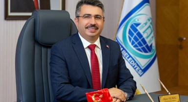 Başkan Oktay Yılmaz, Arnavutluk'un Bağımsızlık Günü'nü kutladı