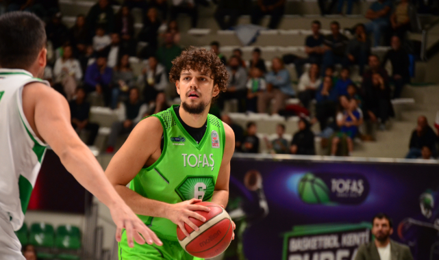Basketbolda Bursa derbisi nefes kesti