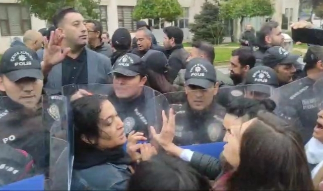 Batman’da DEM Partililer belediyeye girmeye çalıştı: 2 gözaltı