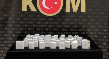 Bayburt'ta gümrükten kaçak yollarla geçirilen elektronik ürünler yakalandı