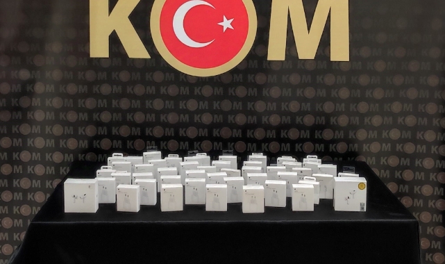 Bayburt'ta gümrükten kaçak yollarla geçirilen elektronik ürünler yakalandı