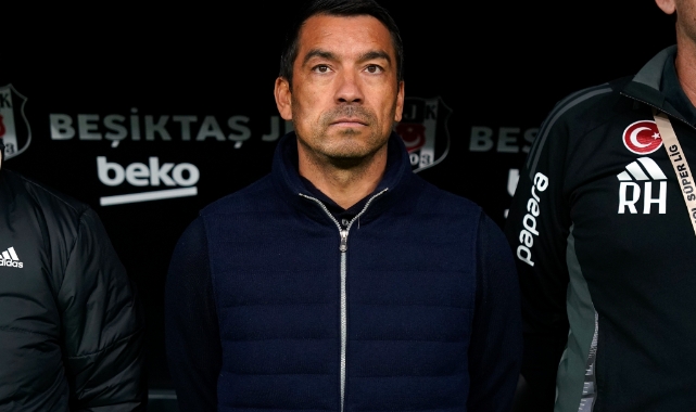 Beşiktaş'ta Giovanni van Bronckhorst dönemi sona erdi