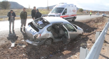 Beyşehir'de otomobil devrildi: 4 yaralı