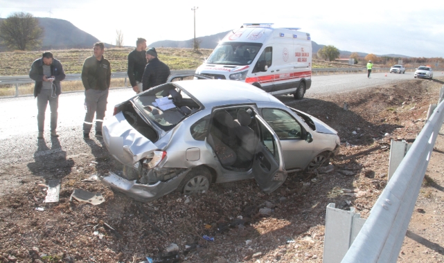 Beyşehir'de otomobil devrildi: 4 yaralı