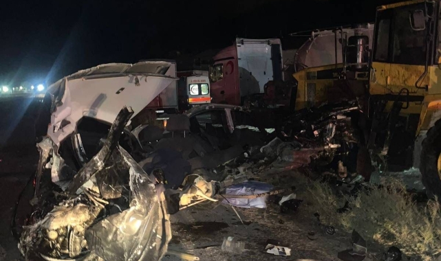 Bilecik'te kepçeye çarpan otomobil sürücüsü öldü