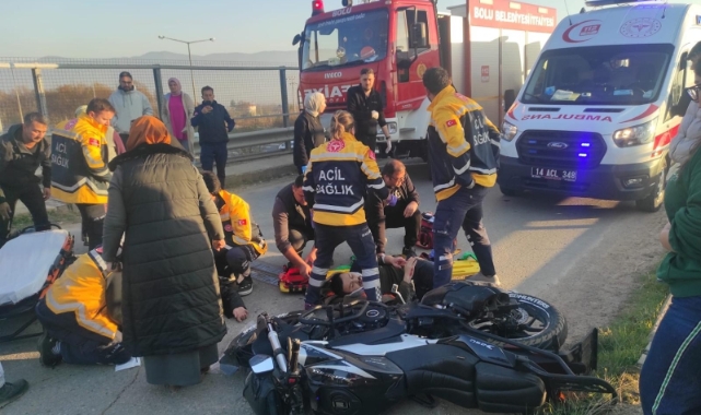 Bolu’da motosiklet ile hafif ticari araç çarpıştı