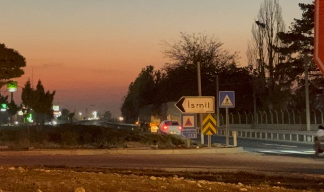 Boşandığı eski eşini öldürüp bıçakla kendini ağır yaraladı   