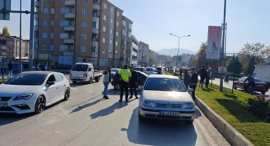 Bursa'da 4 araçlı zincirleme kaza! 2 yaralı