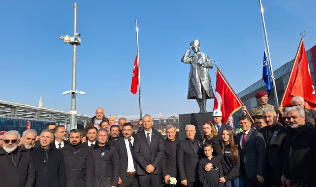 Bursa'da Atatürk Heykeli törenle açıldı