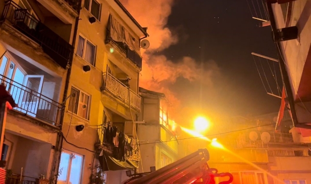 Bursa'da ev yangını! Kaçarken evcil hayvanını kurtarmayı ihmal etmedi