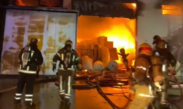 Bursa'da fırtınanın etkisiyle büyüyen fabrika yangını kontrol altına alındı