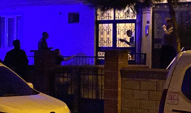 Bursa'da harçlık vermeyen dedesini bıçaklayarak ağır yaralayan torun kendini apartmana kilitledi