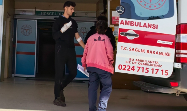 Bursa'da hurda atan genç, elini ezme makinesine kaptırdı