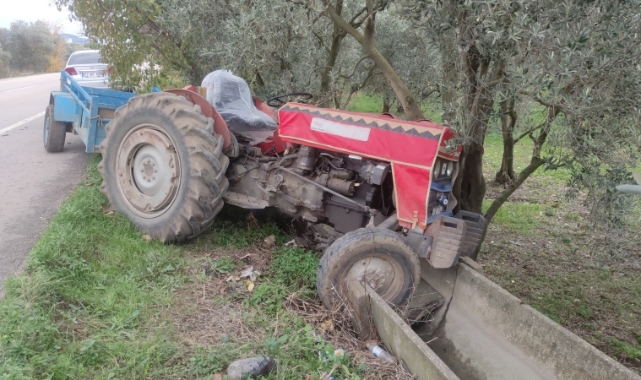 Bursa’da kontrolden çıkan traktör sulama kanalına çarptı