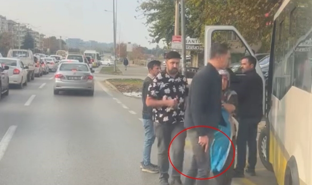 Bursa'da maganda, trafikte tartıştığı belediye otobüsü şoförünü tabancayla tehdit etti