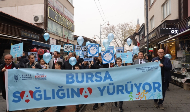 Bursa'da mavi balonlar gökyüzüne bırakıldı
