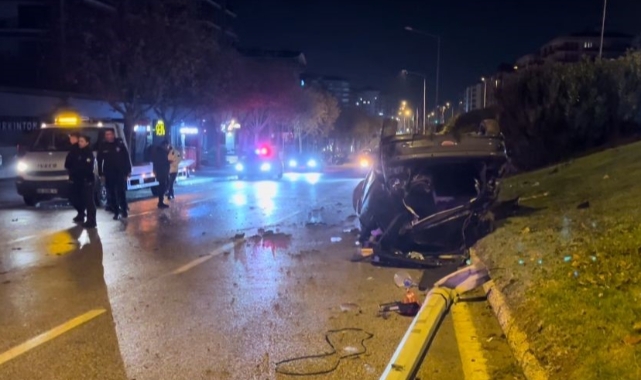 Bursa'da otomobil refüje çarpıp takla attı!