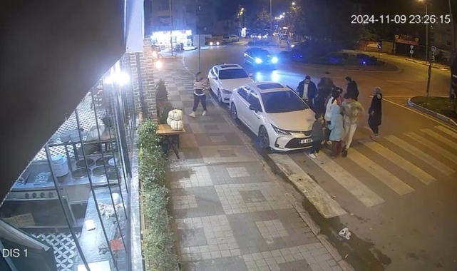 Bursa'da otomobilin açılan kapısına çarpan scooter sürücüsü yaralandı