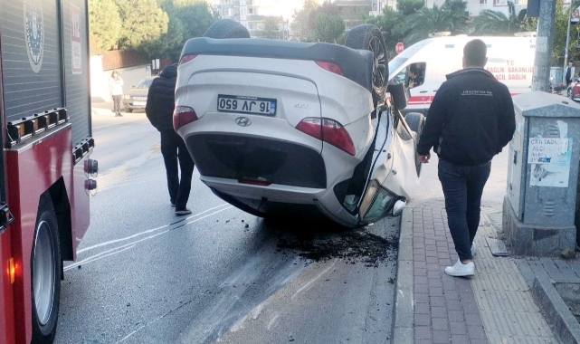 Bursa'da takla atan otomobilden sağ kurtuldular   