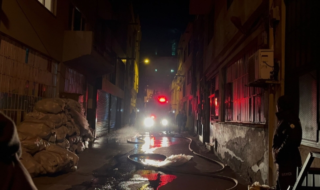 Bursa'da tekstil malzemesi üreten işyerinde korkutan yangın