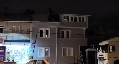 Bursa'da yaşlı adam, kardan kapanan anteni temizlemek için çıktığı çatıdan düşerek öldü