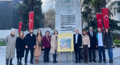 Bursa Dişhekimleri Odası Atatürk Anıtı'na çelenk sundu