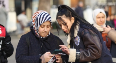 Bursa emniyetinden örnek hareket, kadınlara KADES yükletildi