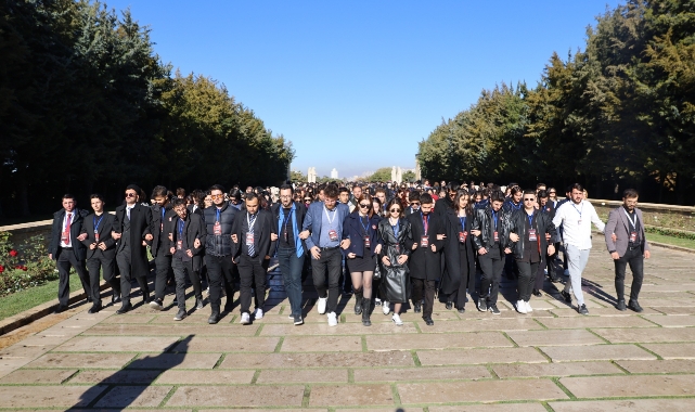 Bursalı 550 genç Anıtkabir'de