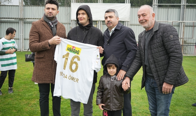 Bursaspor ve Yıldırım Belediyesinden çocuklara 'özel' hediye