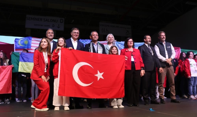 CHP Genel Başkanı Özel: "Filistin'deki katliamın durmasını ümit ediyorum"