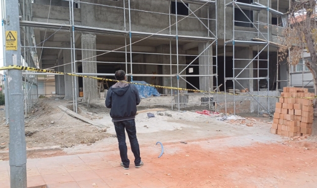 Çorum'da 4'üncü kattan düşen inşaat işçisi ağır yaralandı