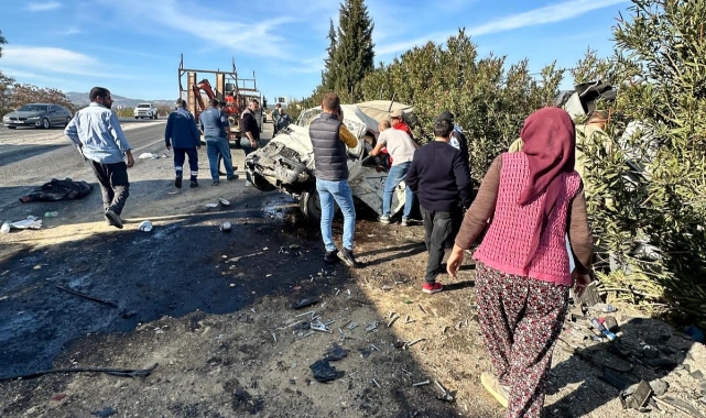 Denizli'de karşı şeride geçen kamyonet otomobille çarpıştı: 1 ölü, 1 yaralı